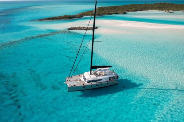 Catamaran de luxe avec équipage INDABLUE