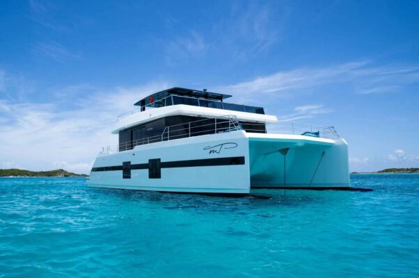 Catamaran de luxe avec équipage MARIA THERESE