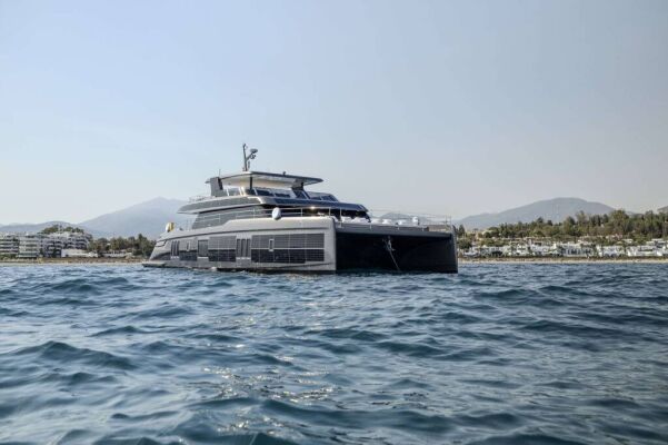 Luxury Crewed Catamaran TESNI