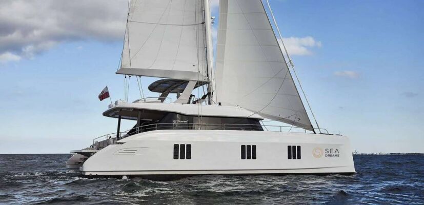 Catamaran de luxe avec équipage SEA DREAMS