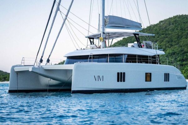 Catamaran de luxe avec équipage VIVI