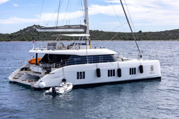 Catamaran de luxe avec équipage Mr.Si