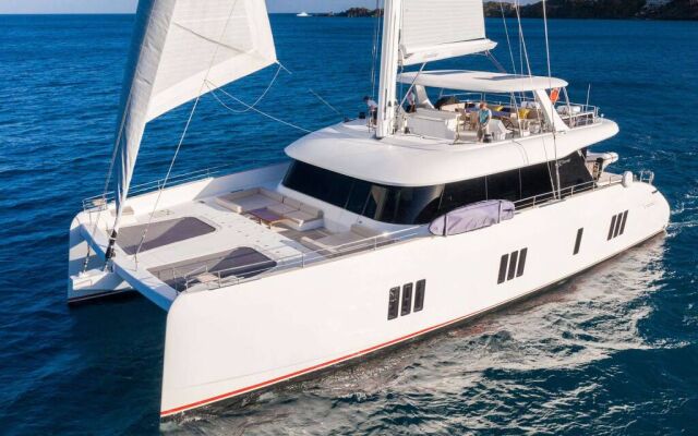 Catamaran de luxe avec équipage BUNDALONG