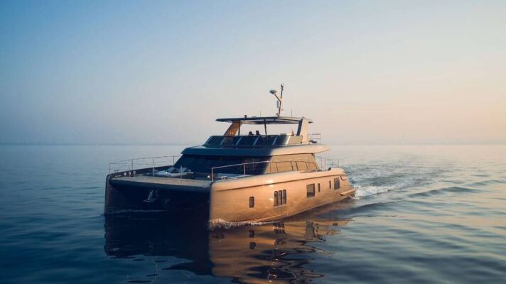 Catamarán de lujo con tripulación Archipelago III