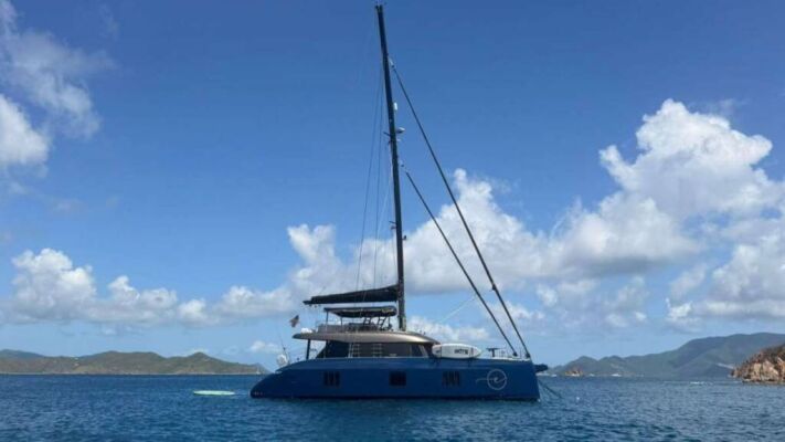 Catamaran de luxe avec équipage ENCORE
