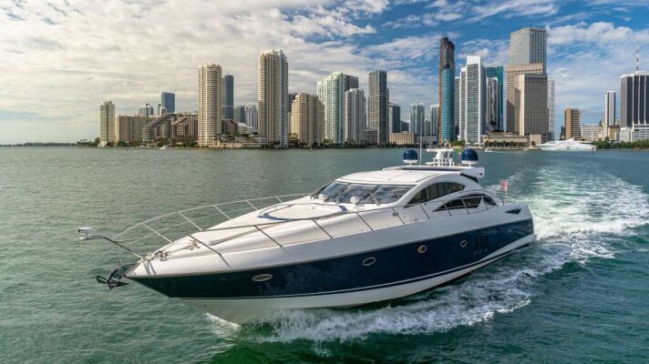 Yate de lujo AQUAHOLIC