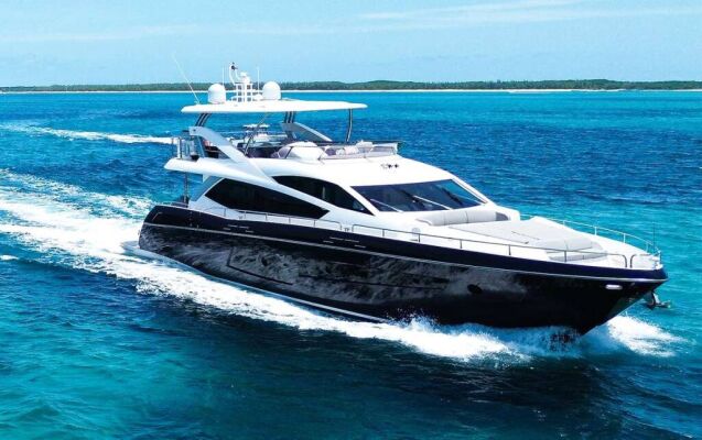 Luxury motor yacht Daddy's $