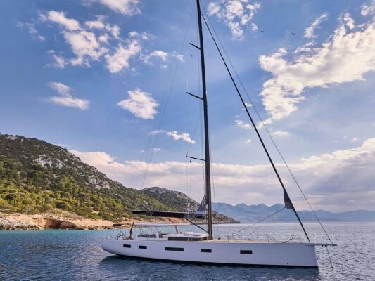 Luxury sailing yacht NADAMAS