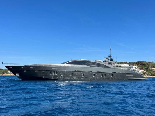 Luxus-Motoryacht EVA