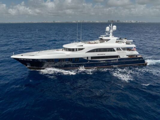 Luxury motor yacht MISS CHRISTINE