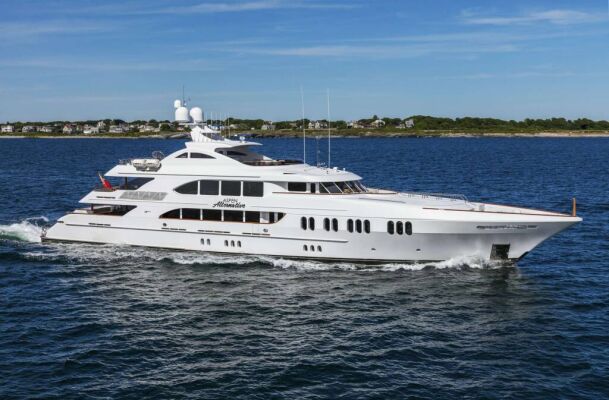 Luxury motor yacht ASPEN ALTERNATIVE