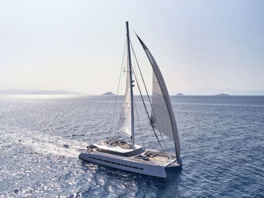 Catamaran de luxe avec équipage SAMELI