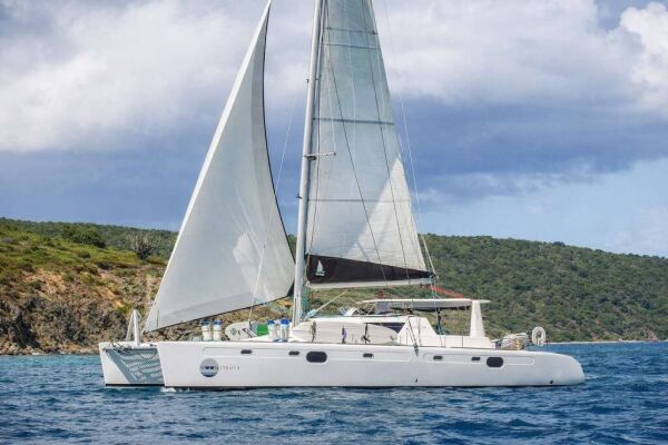 Catamaran de luxe avec équipage MOONSTRUCK