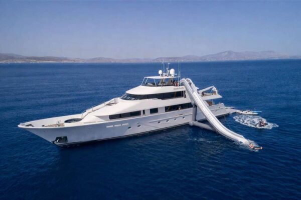 Luxury motor yacht ENDLESS SUMMER