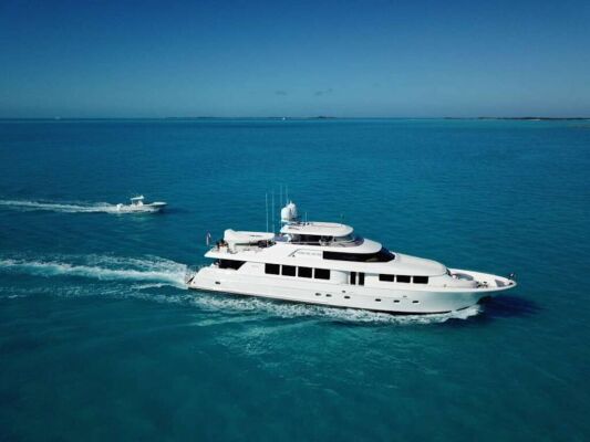 Luxus-Motoryacht NOW OR NEVER