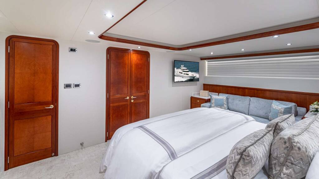 Luxury motor yacht NO SHORTCUTS