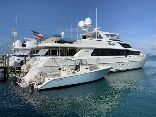 Yacht de luxe ISLAND GIRL