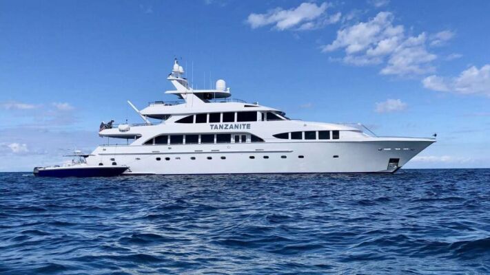 Yacht de luxe TANZANITE