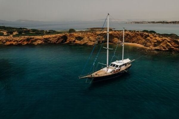 Goleta & Motovelero Anemos & Almyra