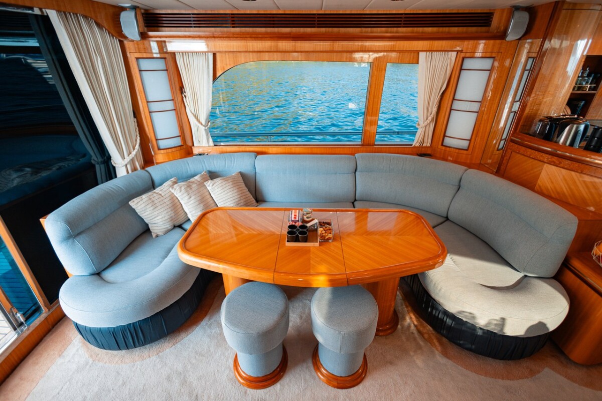 Luxury motor yacht Happy3