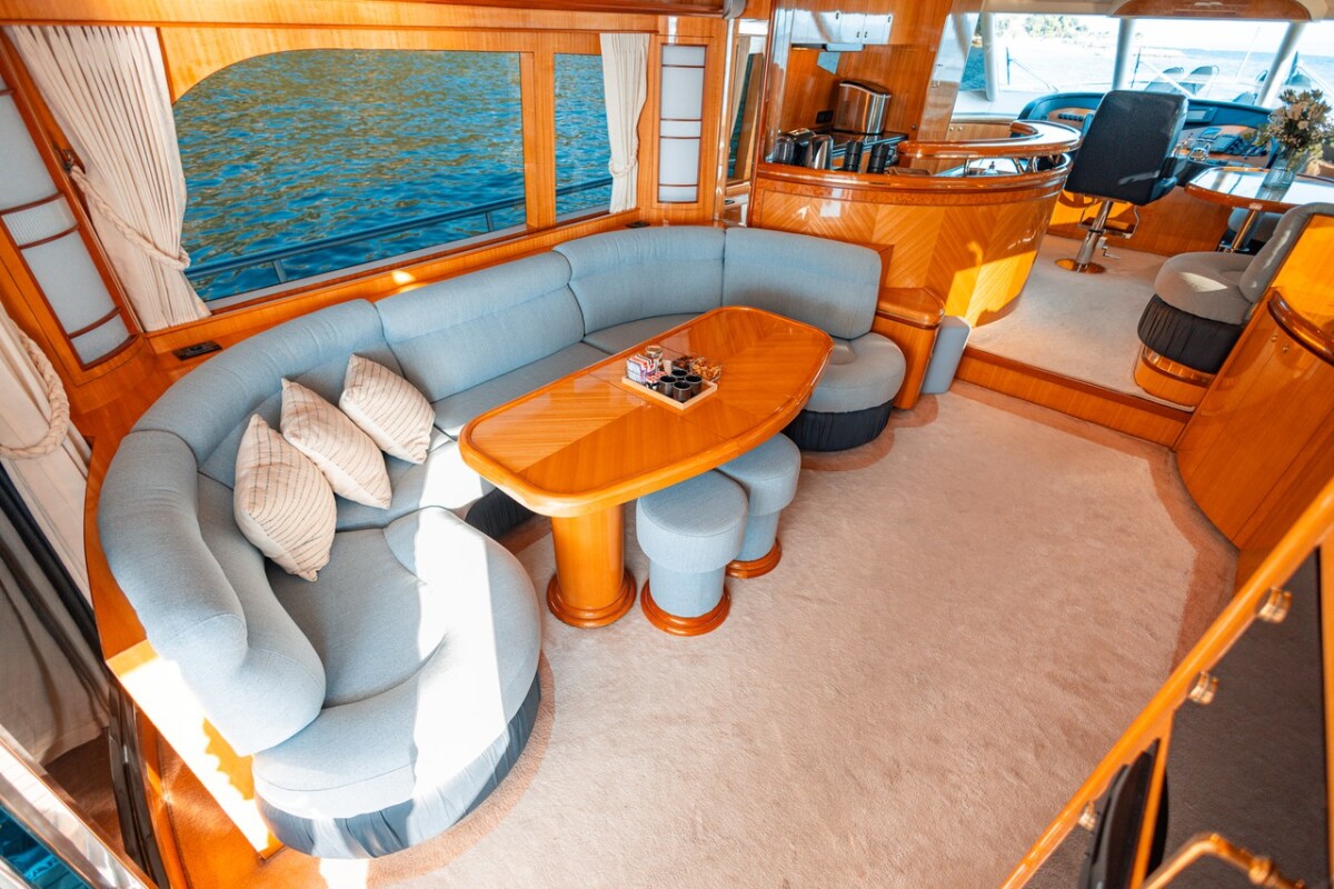 Luxury motor yacht Happy3